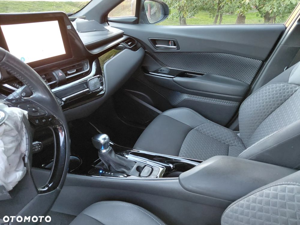 Toyota C-HR - 16