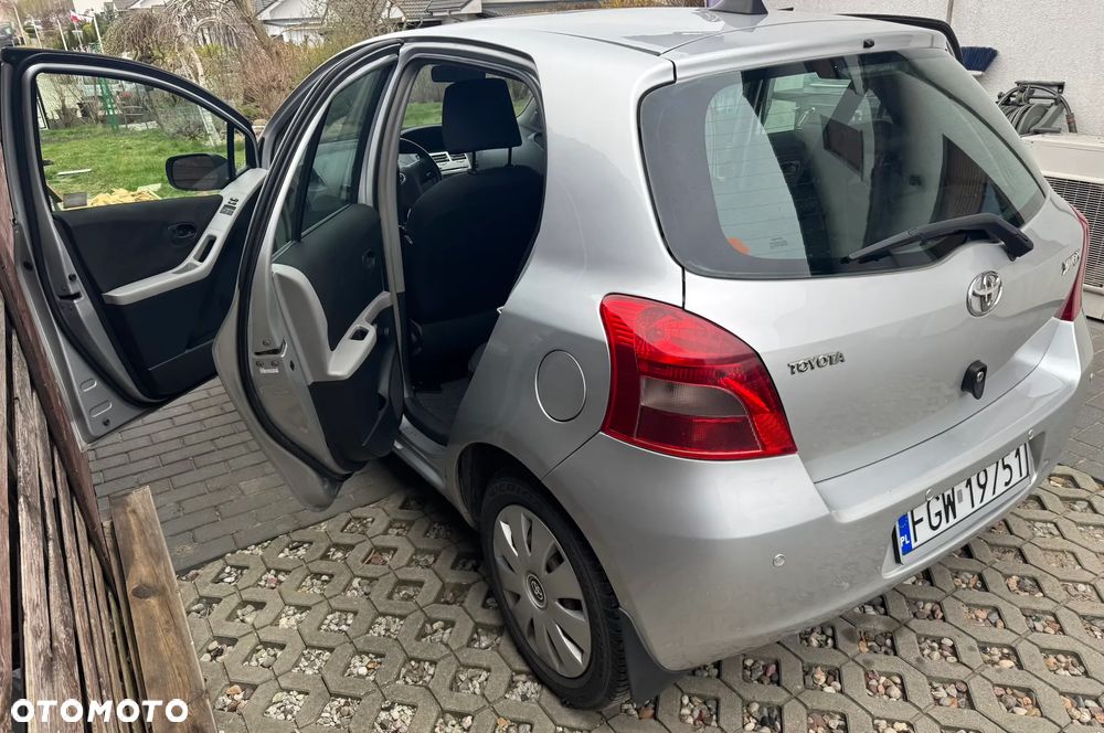 Toyota Yaris 1.3 Luna A/C - 4