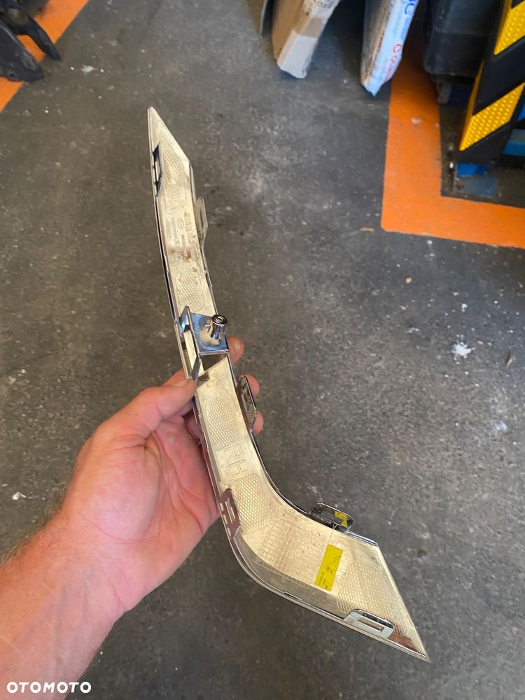 RENAULT CAPTUR 2 II NAKŁADKA LISTWA CHROM CHROMOWA PRAWA TYLNA TYLNIA TYŁ  Chrom ZDERZAKA TYLNEGO TYŁ prawy 850C43520R - 4