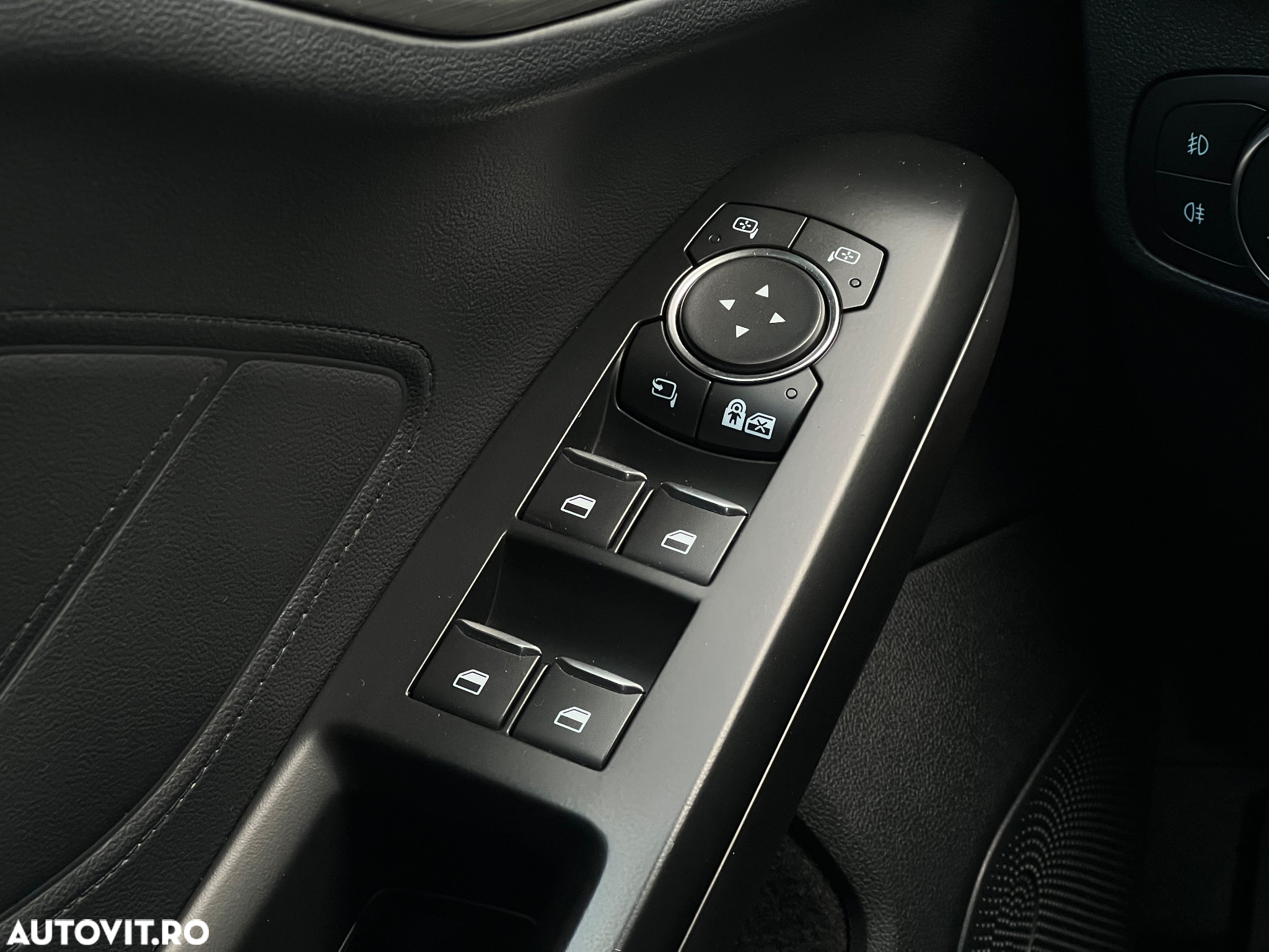 Ford Focus 1.5 EcoBlue Start-Stopp-System TITANIUM X - 18