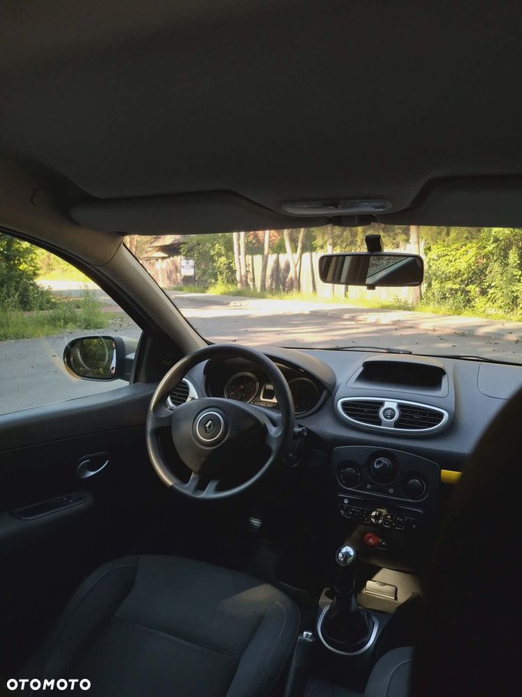 Renault Clio 1.5 dCi Alize - 10