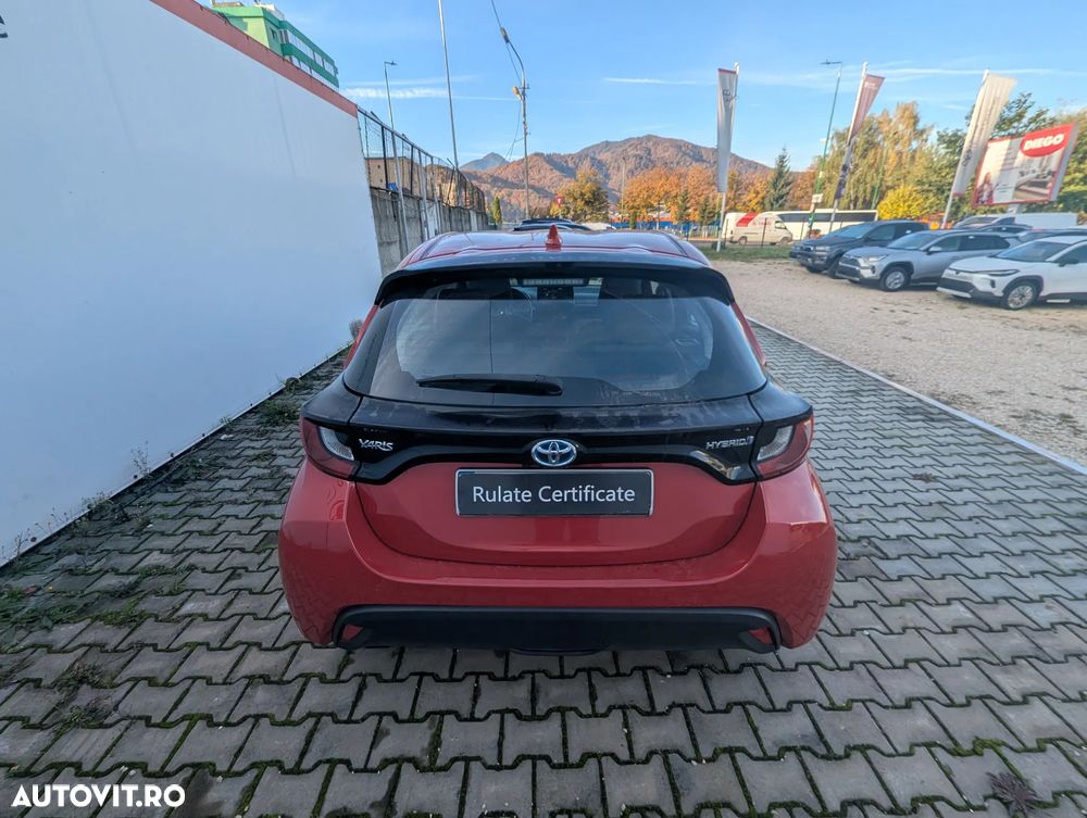 Toyota Yaris 1.5 VVT-i HSD Dynamic Bi-tone - 6