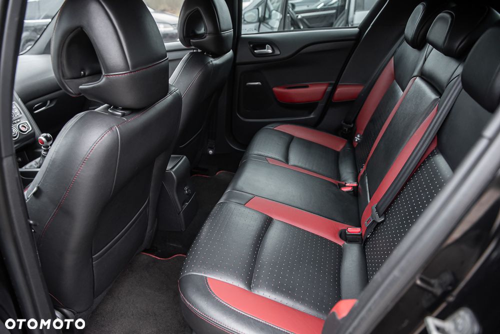 Citroën DS4 e-HDi 110 SoChic - 21