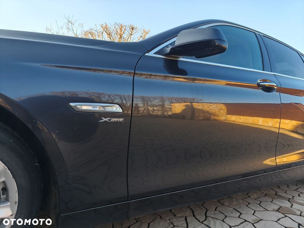 BMW Seria 5 525d xDrive Sport-Aut Luxury Line - 34