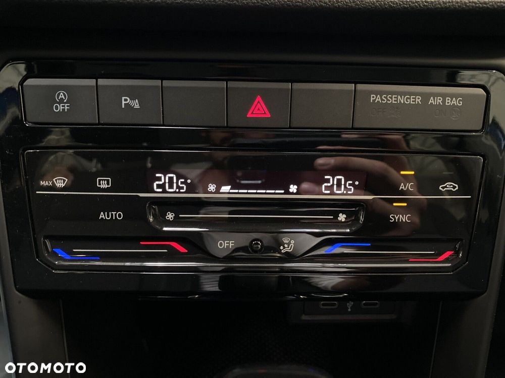 Volkswagen T-Cross - 14