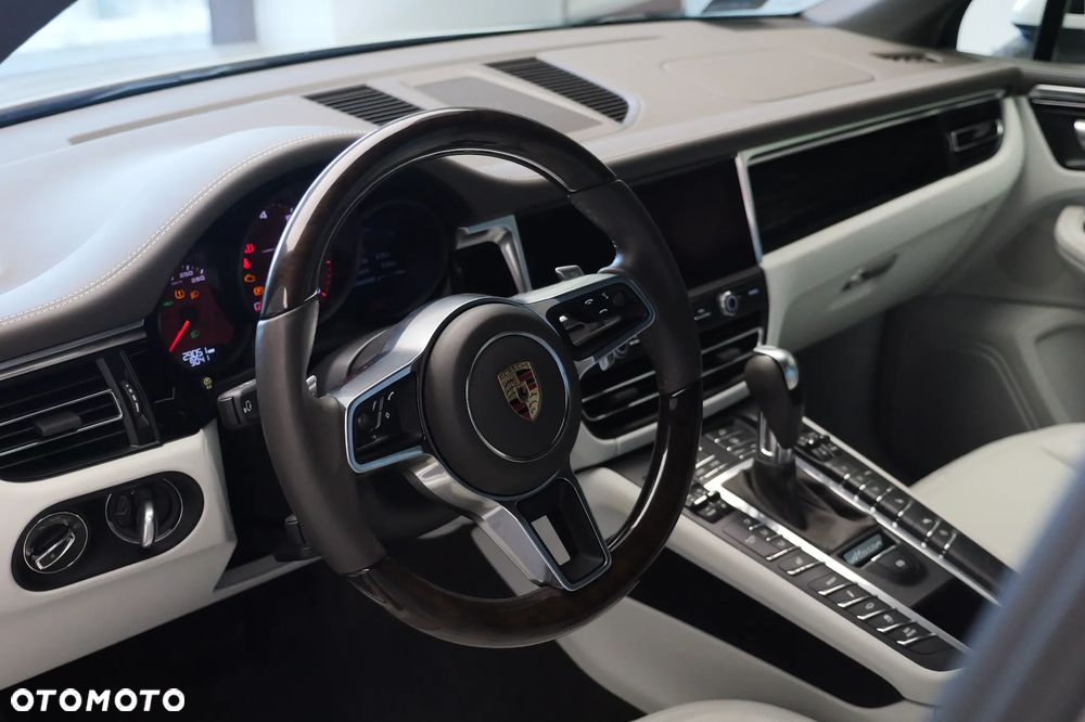 Porsche Macan S - 34
