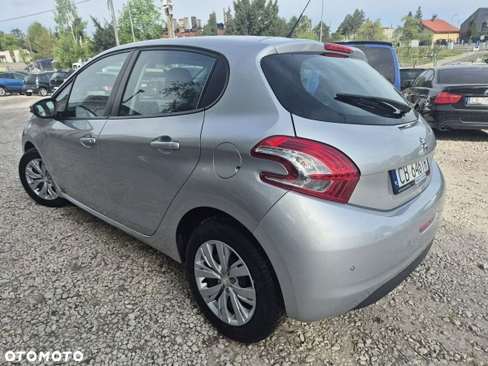 Peugeot 208 - 4