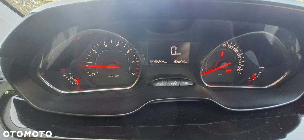 Peugeot 208 1.2 VTi Active - 17