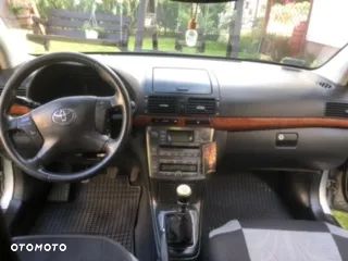 Toyota Avensis 2.2 D-4D Sol - 11