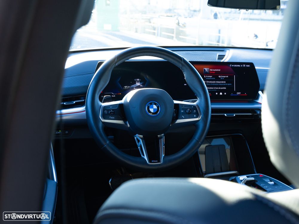 BMW iX2 eDrive20 Pack Desportivo M - 16