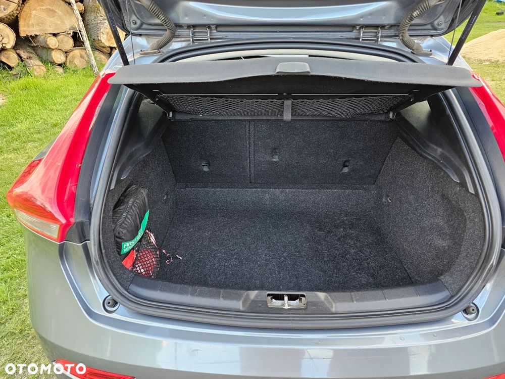 Volvo V40 D4 Kinetic - 13