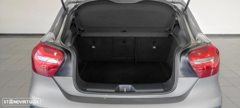 Mercedes-Benz A 180 d AMG Line - 20