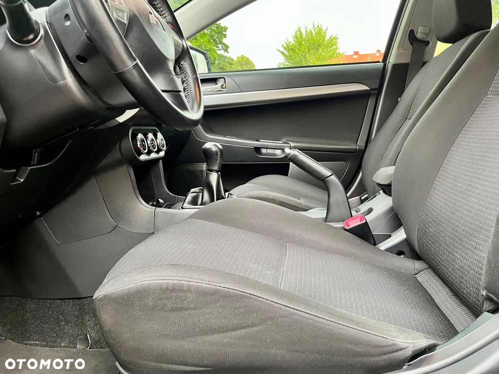 Mitsubishi Lancer 1.5 Inform - 23
