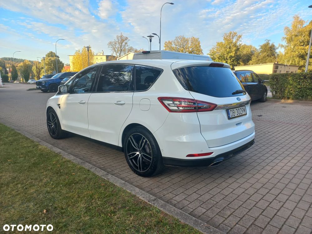Ford S-Max - 16