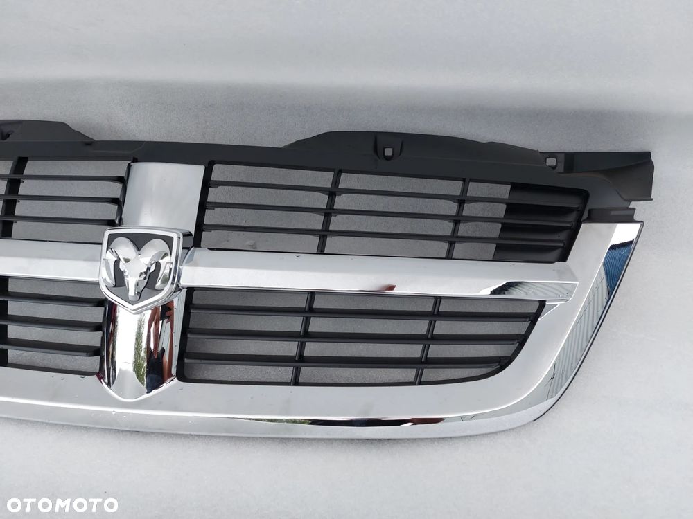 Grill atrapa Mercedes Dodge Sprinter W906 - 4