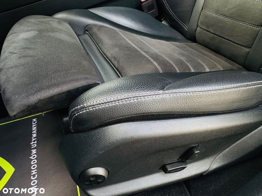 Mercedes-Benz GLC 200 4Matic 9G-TRONIC AMG Line Plus - 37