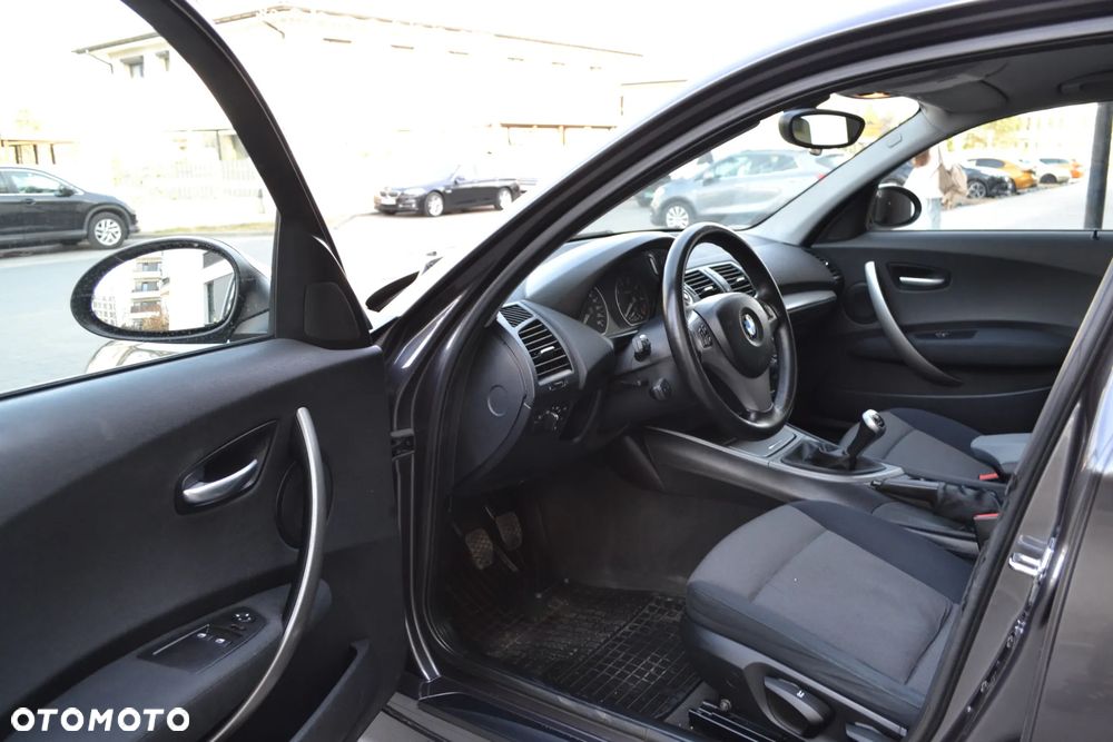 BMW Seria 1 - 12