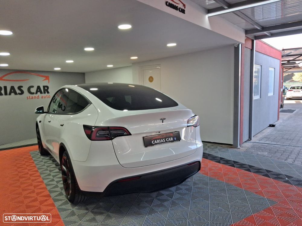 Tesla Model Y - 7