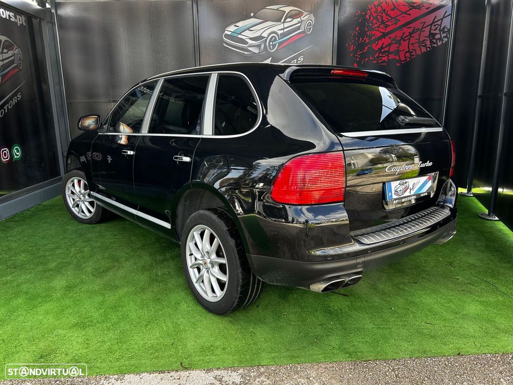 Porsche Cayenne Turbo - 11