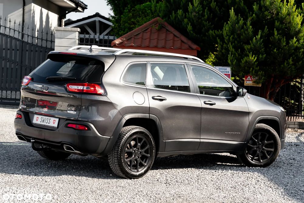 Jeep Cherokee - 11