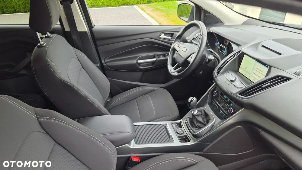 Ford Kuga 1.5 EcoBoost 2x4 Titanium - 13