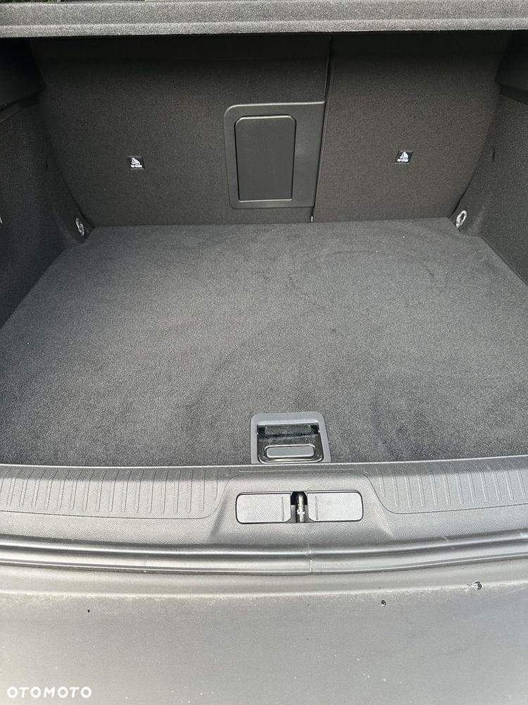Peugeot 408 - 15