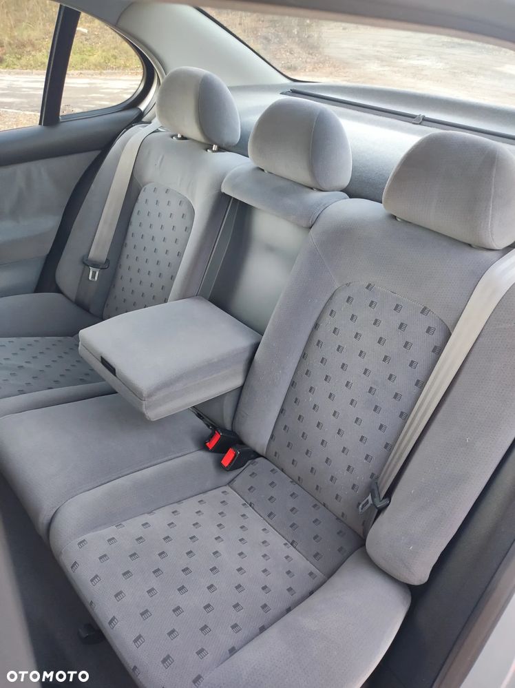 Seat Toledo 1.9 TDI Signo - 13