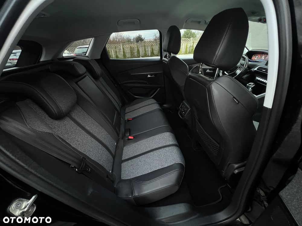 Peugeot 3008 PureTech 130 Stop & Start GPF Allure - 27