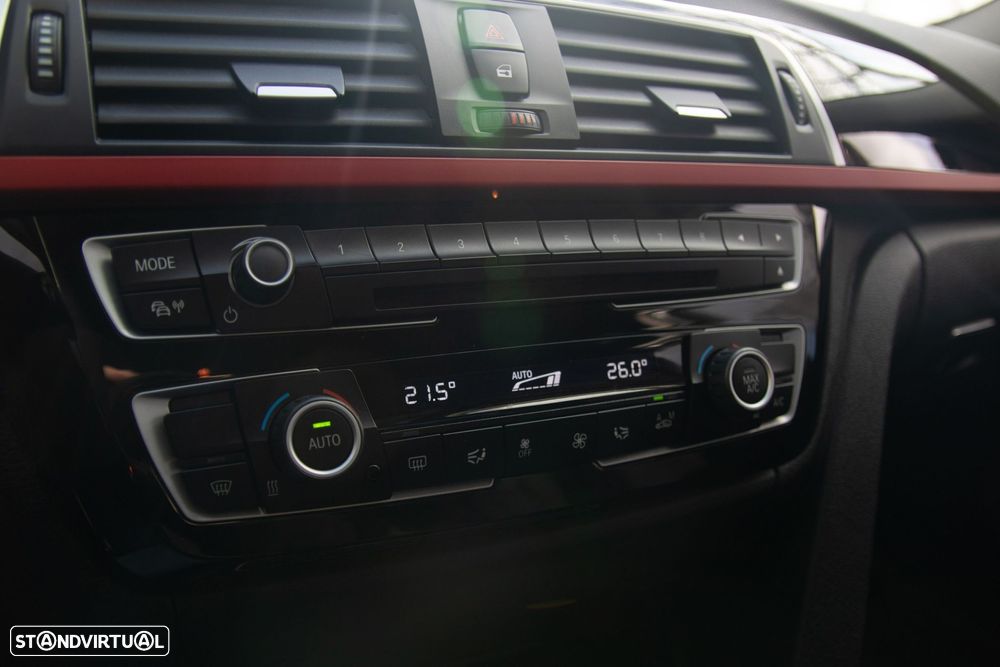 BMW 330 e iPerformance Line Sport - 31