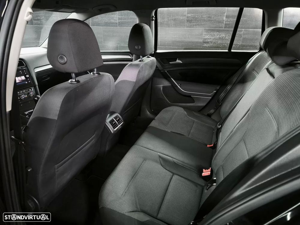 VW Golf Variant 1.6 TDi Confortline - 19