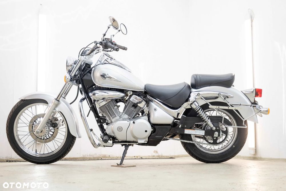 Suzuki Intruder - 9