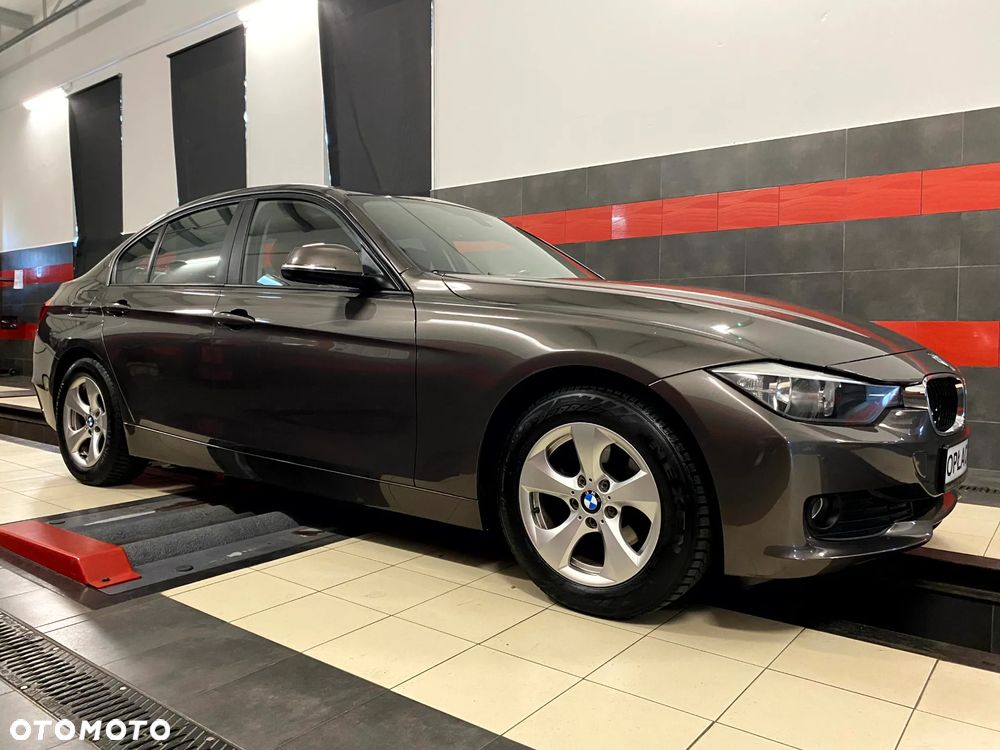 BMW Seria 3 316d Sport Line - 6