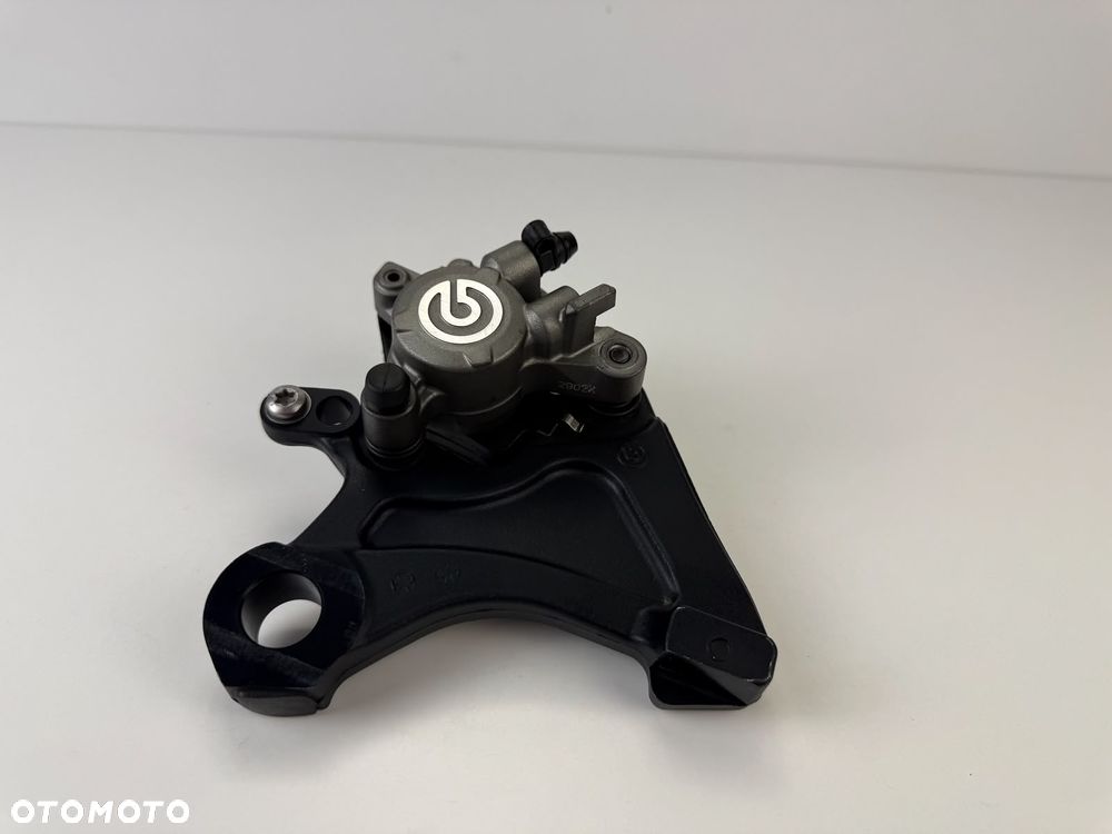 Tylny zacisk hamulcowy Triumph Street Triple 765 RS 2022- - 5