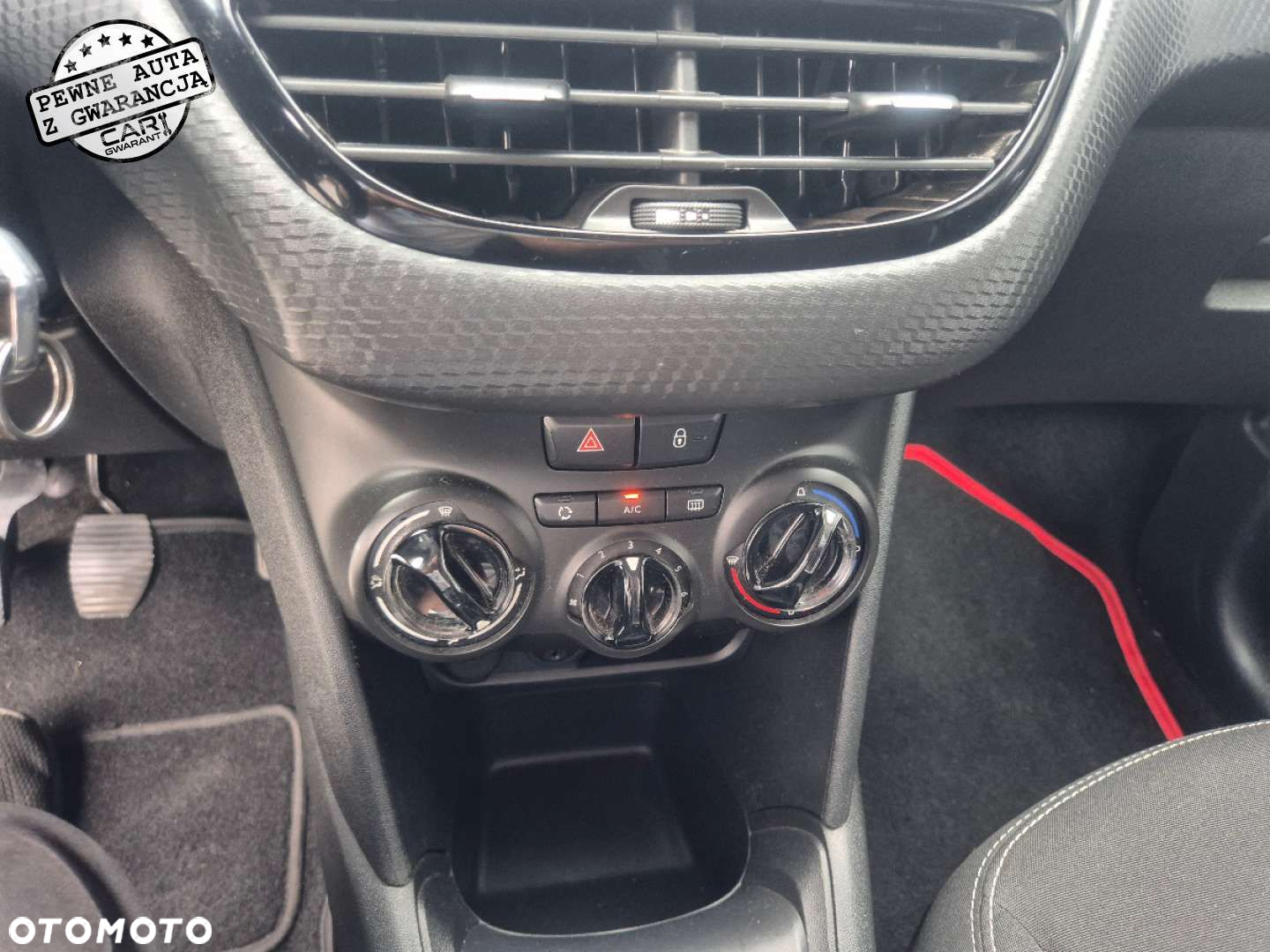 Peugeot 208 - 31