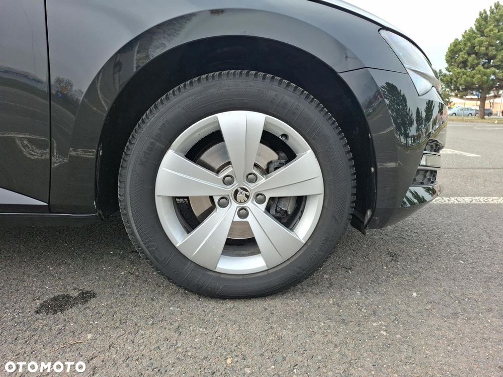 Skoda Superb 2.0 TDI SCR Style DSG - 18