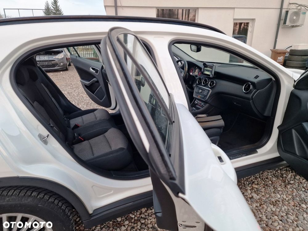 Mercedes-Benz GLA - 17