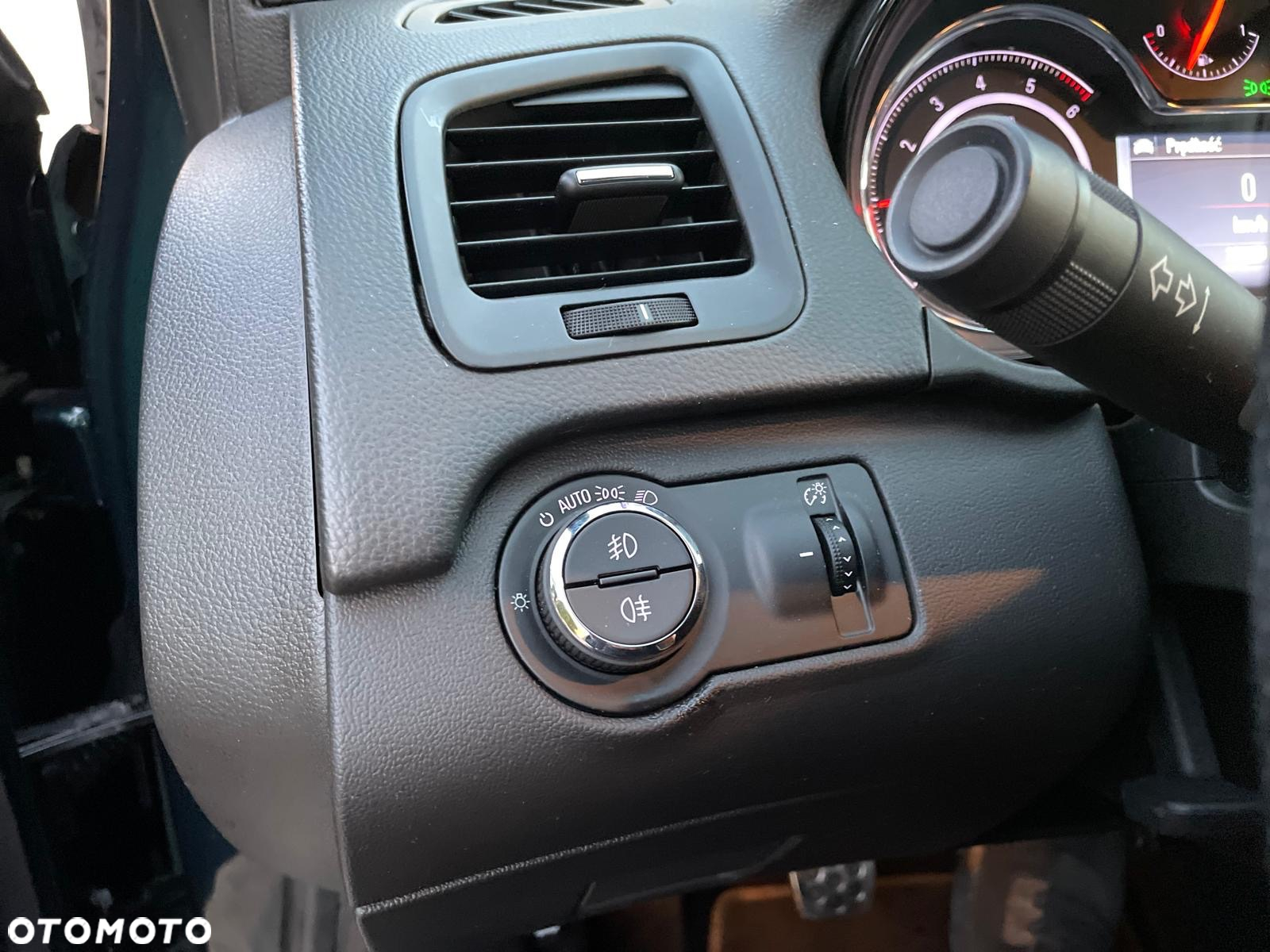 Opel Insignia - 19