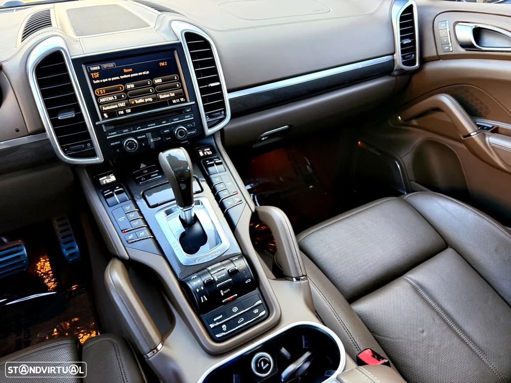Porsche Cayenne Turbo - 17