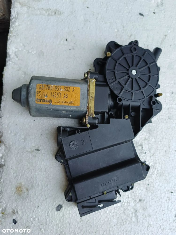 Seat Alhambra  VW Sharan Silniczek Szyby Prawy Przód 7M0959802A - 1