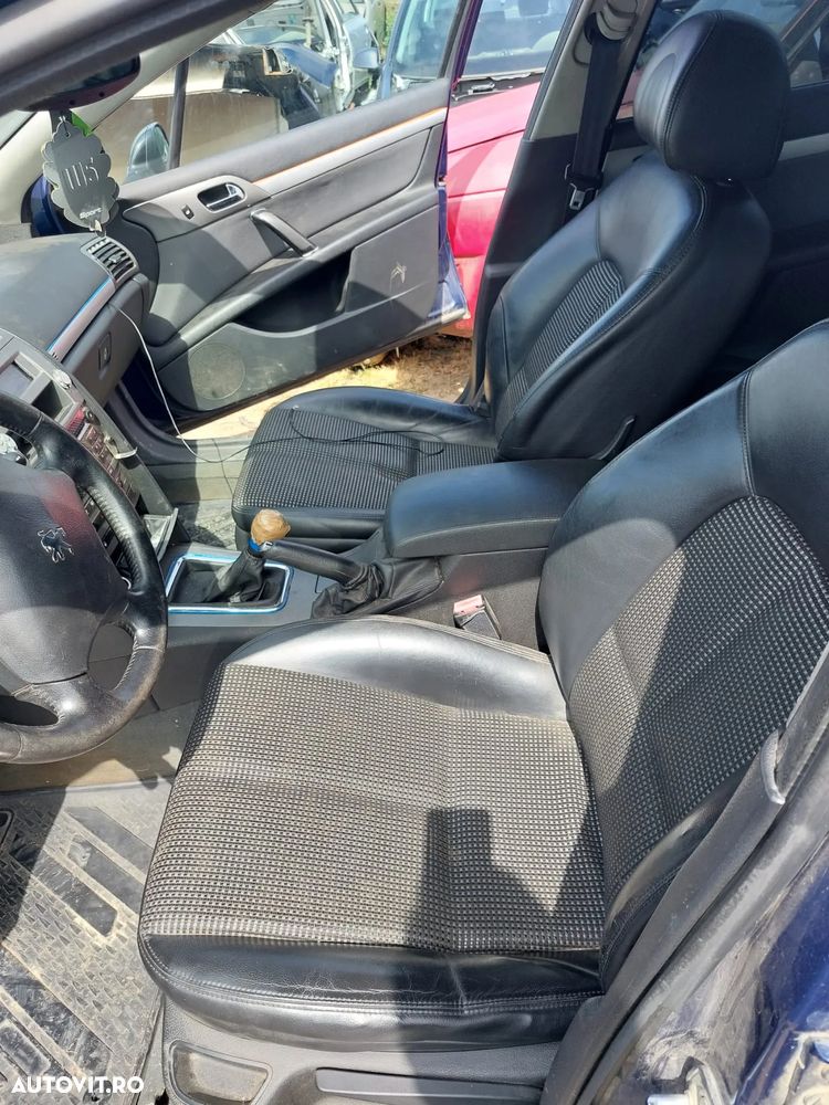 Dezmembrez Peugeot 407 hdi - 11