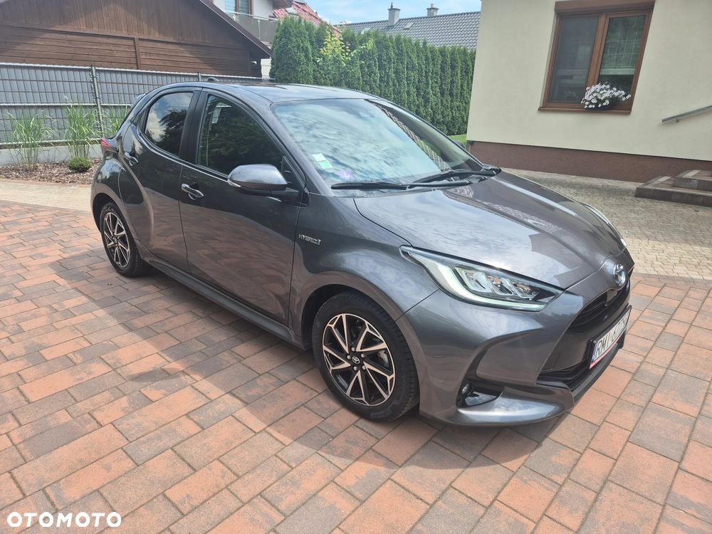 Toyota Yaris Hybrid 100 Dynamic EU6 - 3