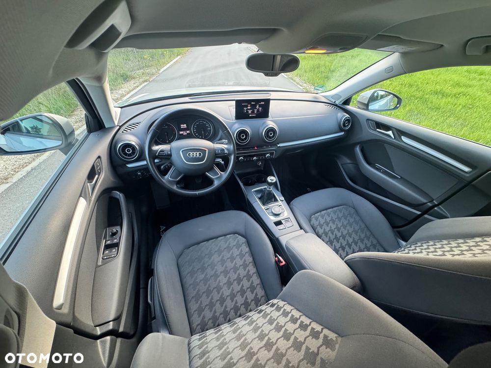 Audi A3 Sportback 1.6 TDI ultra Attraction - 13