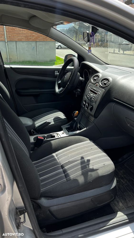 Ford Focus 1.6 Ambiente - 7