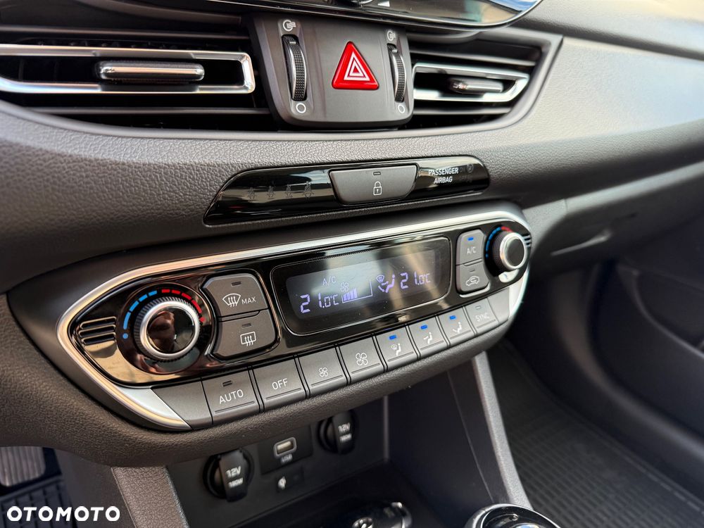 Hyundai i30 1.5 T-GDI 48V-Hybrid DCT EDITION 30+ - 32