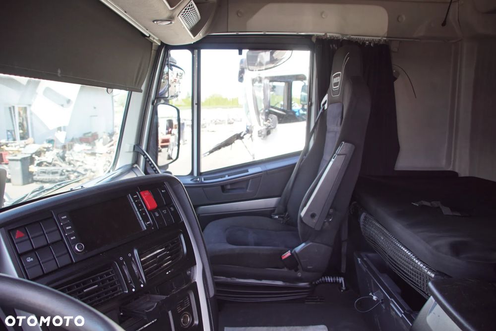 Pojazd na części - Iveco Stralis NP 460 11.1 F3HFE601A 12TX1810TO IC194 2018R Silnik Skrzynia Drzwi Maska Błotnik Nadkole Lampa Lusterko Klamka Szyba Siodło Kabina Deska Kokpit Sterownik Moduł Czujnik Licznik Panel Kierownica - 11