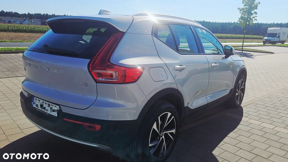 Volvo XC 40 T3 Momentum - 4