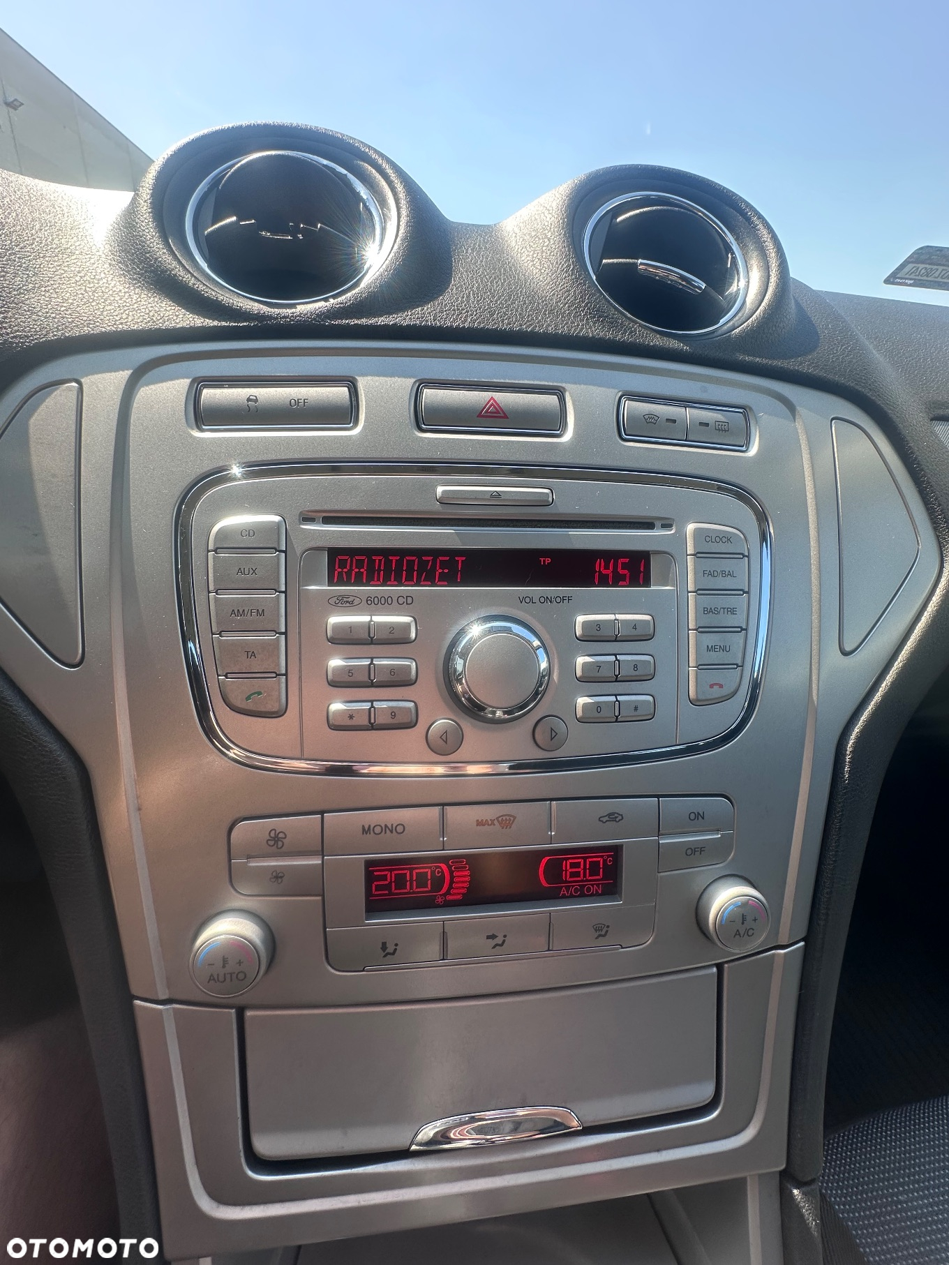 Ford Mondeo - 25
