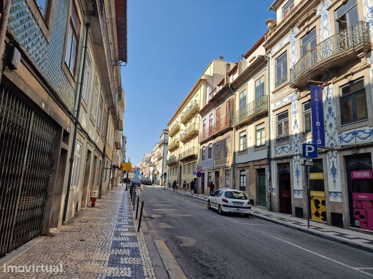 Excelente imóvel c/ terraço, jardim + anexo c/ 2 divisões - Metro Rubi - Grande imagem: 2/30