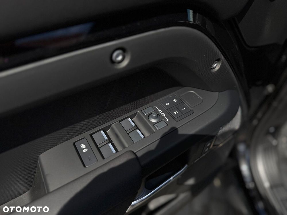 Land Rover Defender - 7