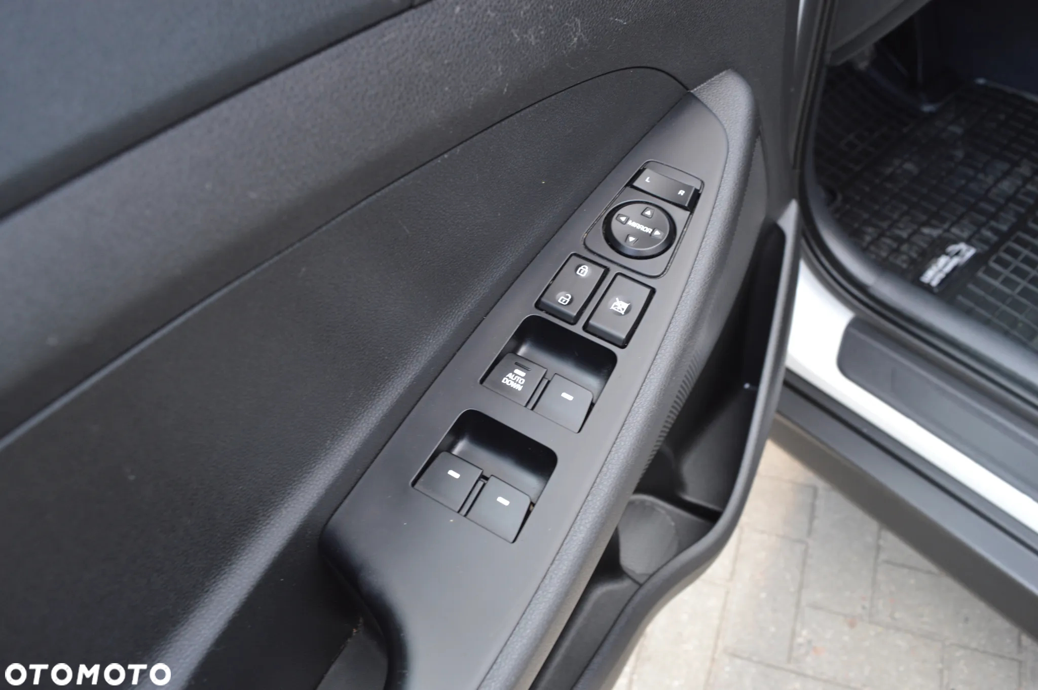 Hyundai Tucson 1.6 GDi 2WD Pure - 19